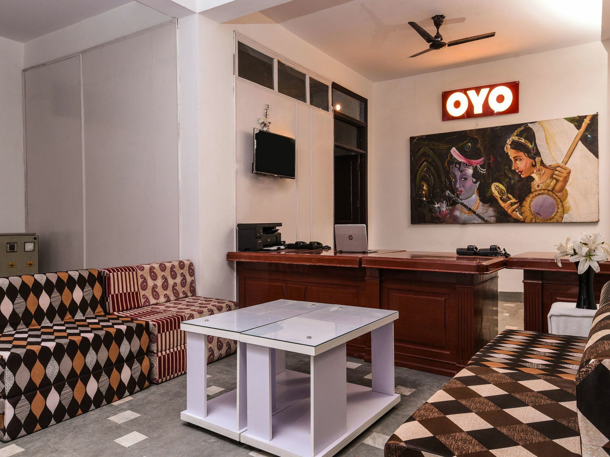 Oyo 15624 Golden Plaza Hotel New Delhi Bagian luar foto